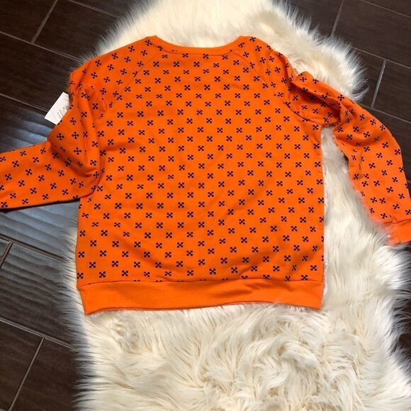 Halloween sweatshirt  “hanging out tonight… - Picture 3 of 8